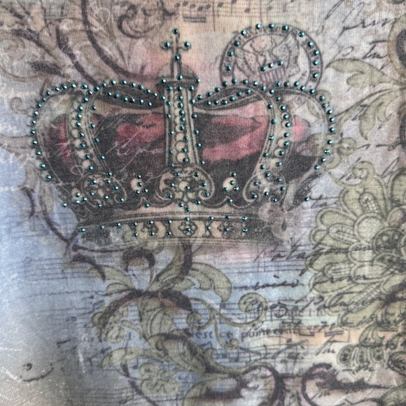 Y2k bling bedazzled tattoo tank top with hearts and crowns - Picture 4 of 4